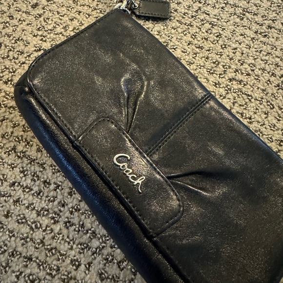 Coach Handbags - Coach Wristlet